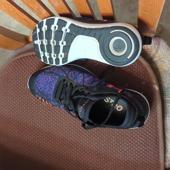 Under Armour shoes - Picture 4 of 4